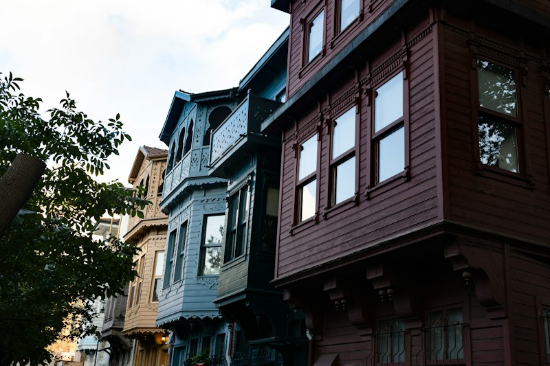 Kuzguncuk Istanbul walking guide: colorful wooden houses